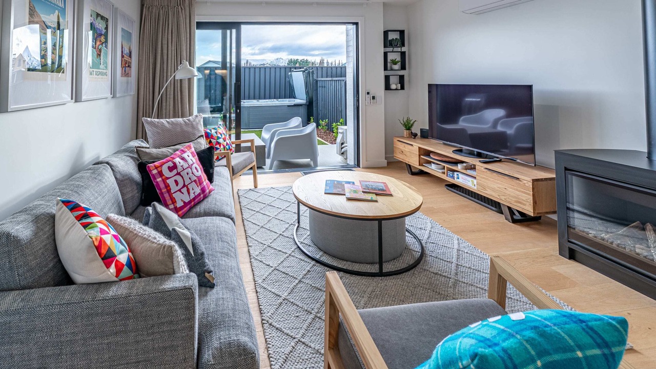 Photo of Livingroom in Albert Town