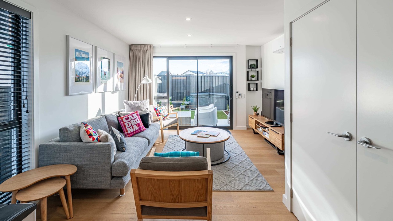 Photo of Livingroom in Albert Town