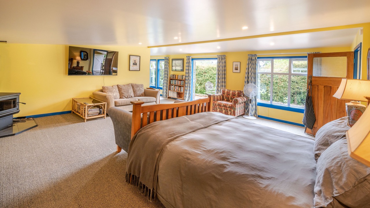 Photo of Bedroom in Port Levy