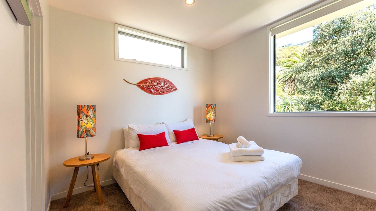 Photo of Bedroom in Onetangi