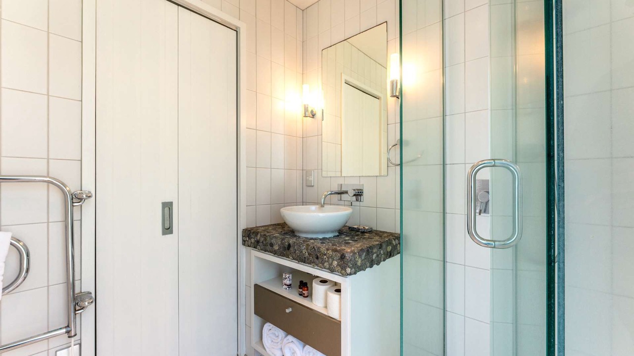 Photo of Bathroom in Onetangi