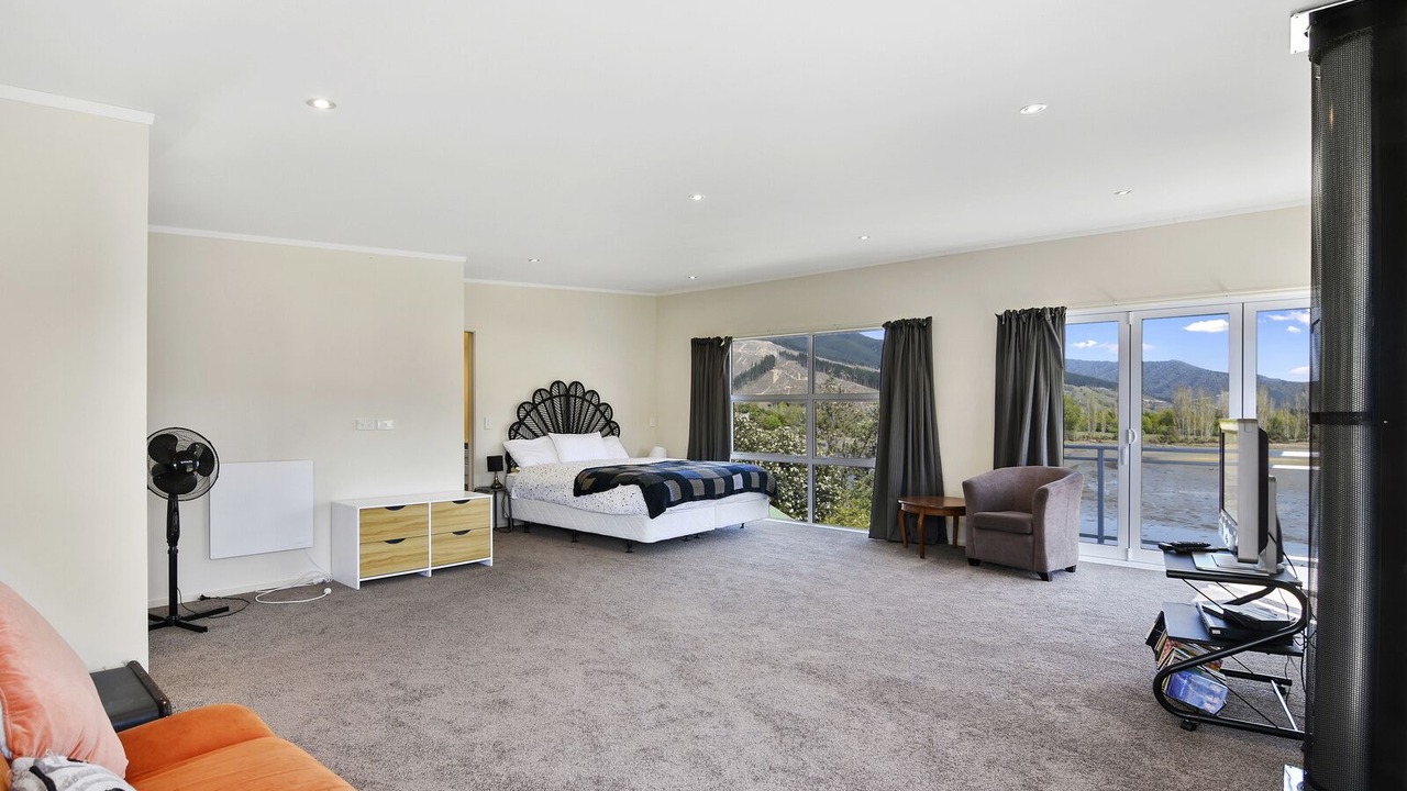 Photo of Bedroom in Linkwater