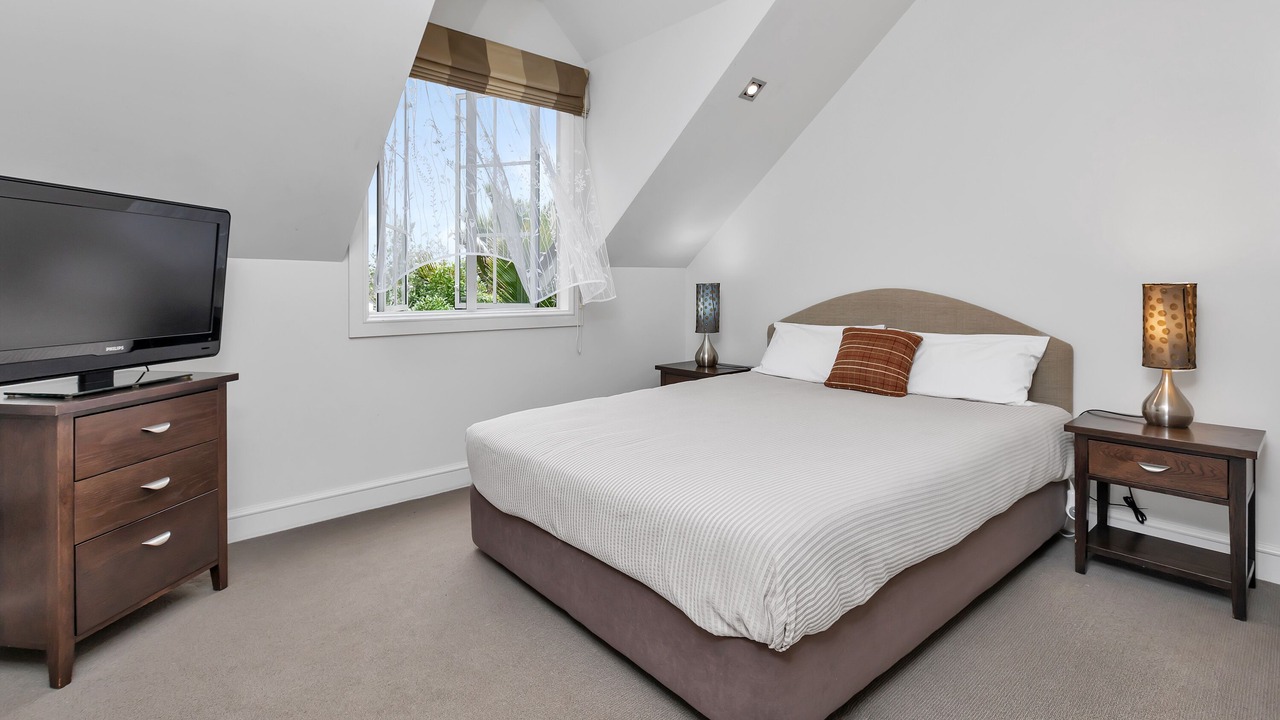 Photo of Bedroom in Russell