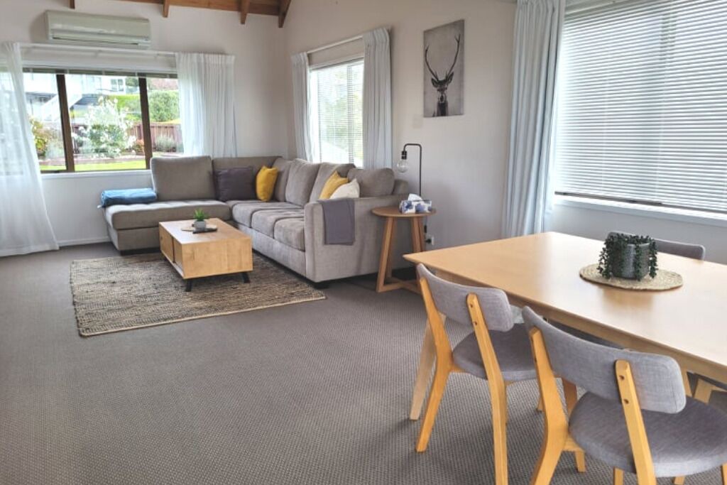 Photo of Livingroom in Snells Beach