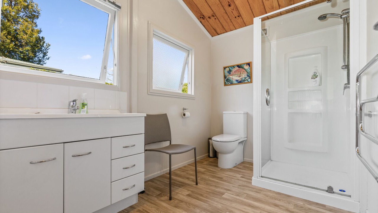 Photo of Bathroom in Waipahihi