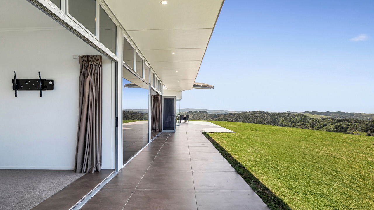 Photo of Patio Balcony in Waiwera