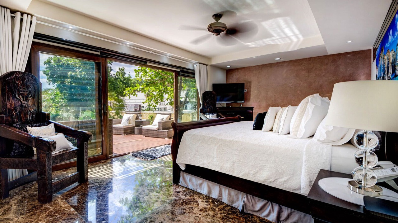 Photo of Bedroom in Playacar Beach