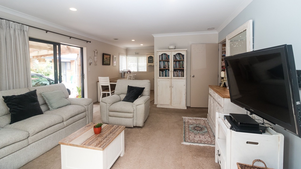 Photo of Livingroom in Hatfields Beach