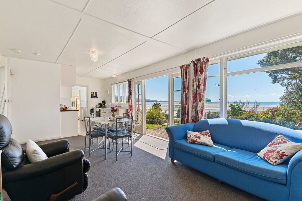 Photo of Livingroom in Pakawau