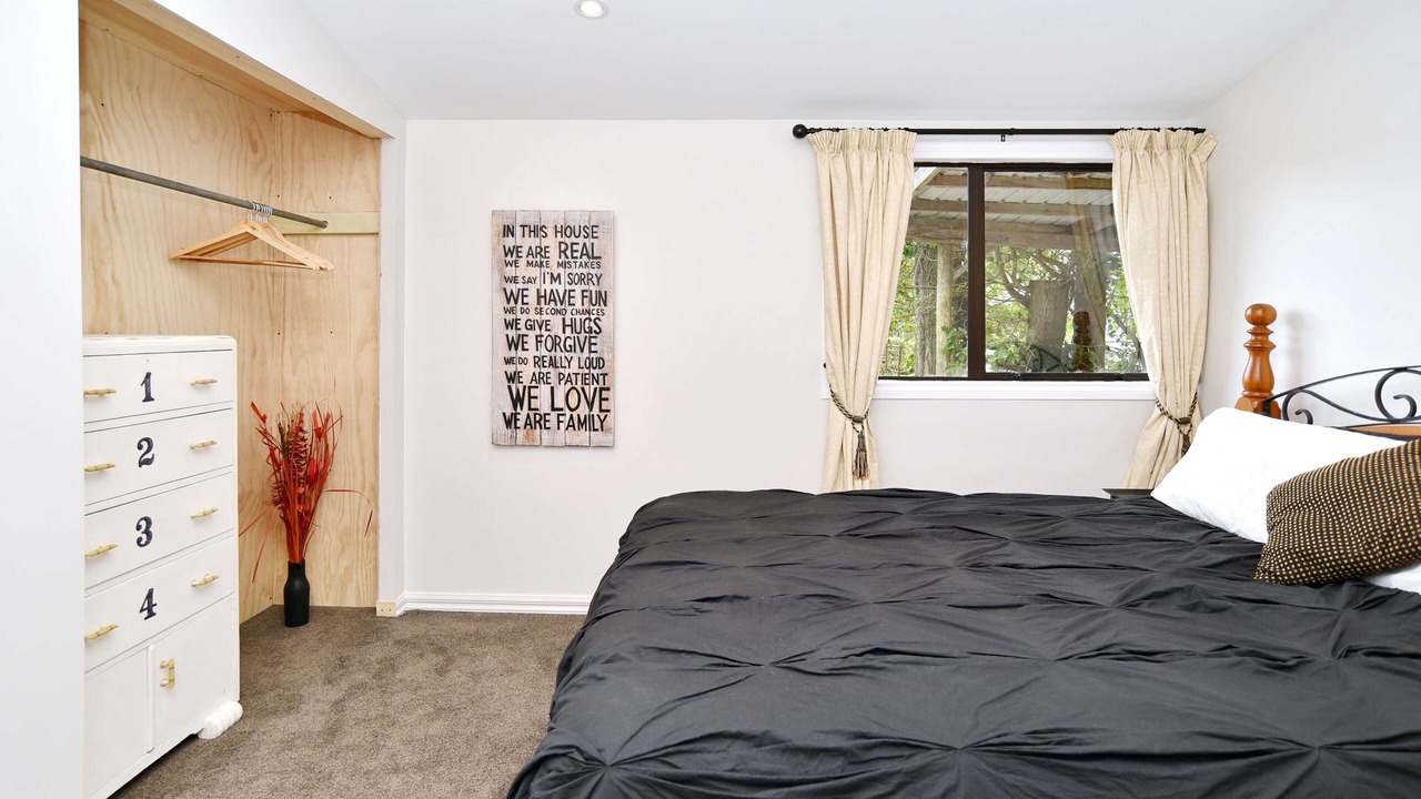 Photo of Bedroom in Pines Beach