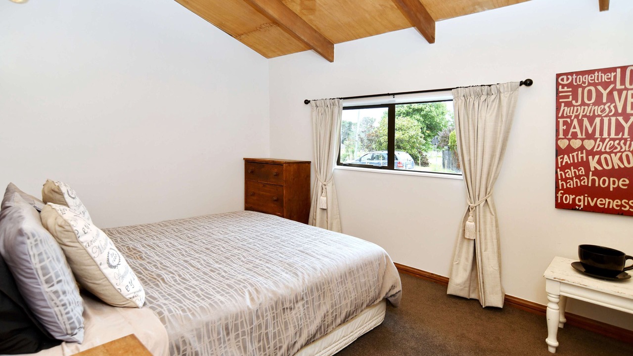 Photo of Bedroom in Pines Beach