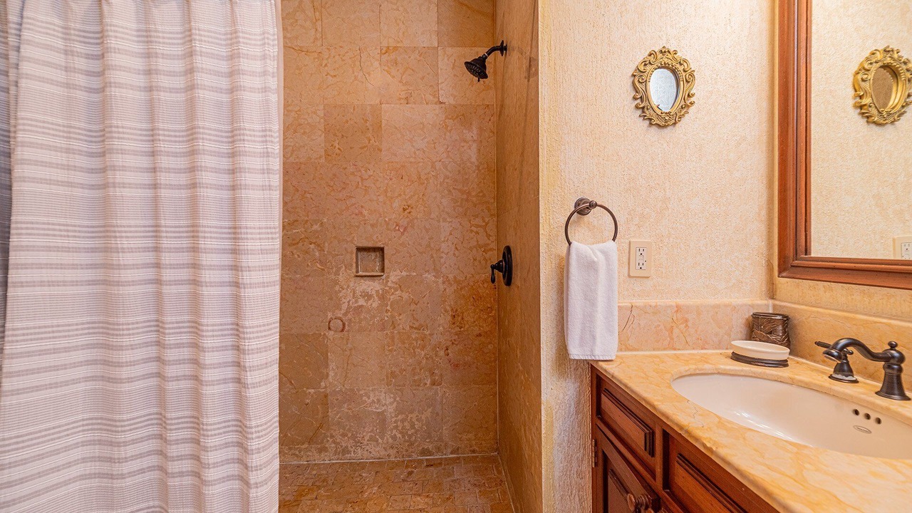 Photo of Bathroom in Oriente
