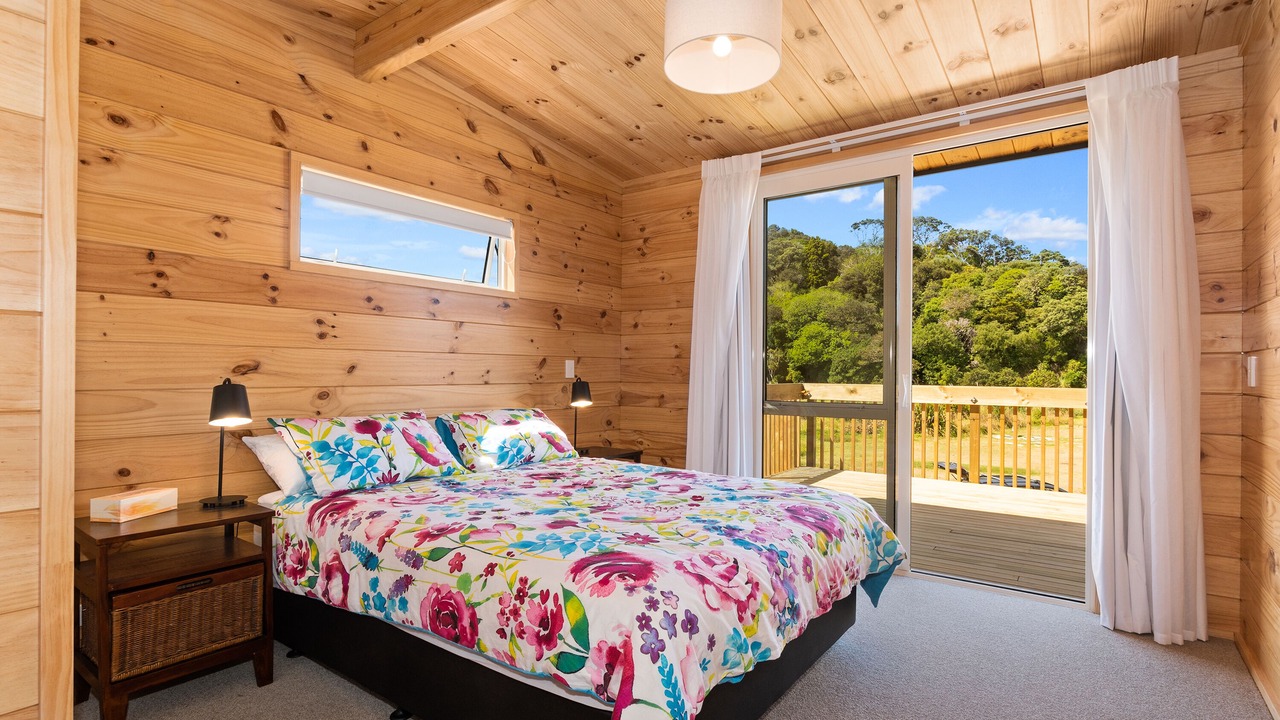 Photo of Bedroom in Matapouri