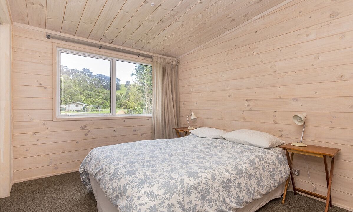 Photo of Bedroom in Snells Beach