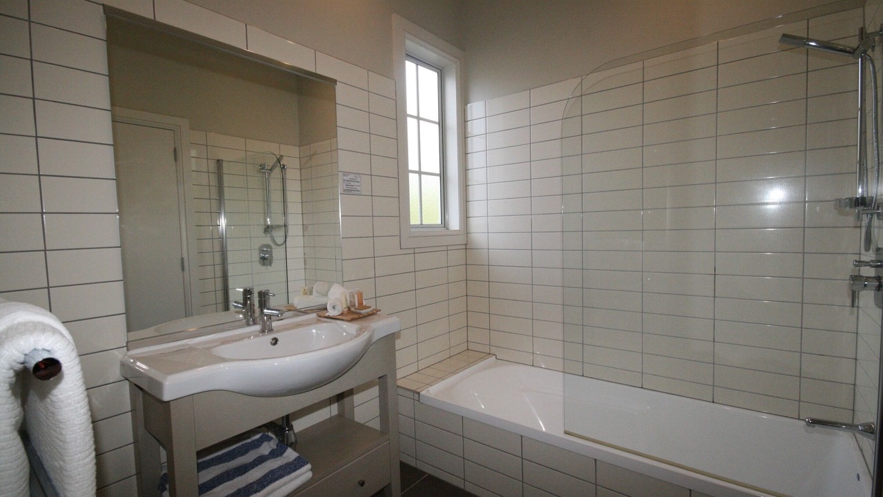 Photo of Bathroom in Russell