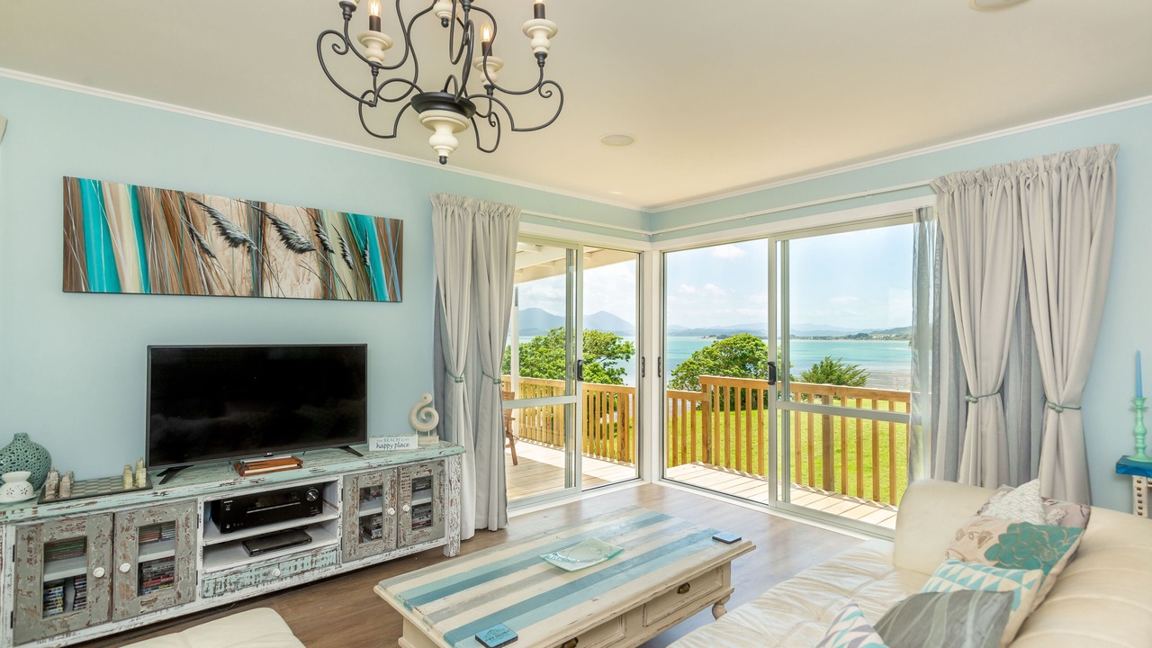 Photo of Livingroom in Opononi