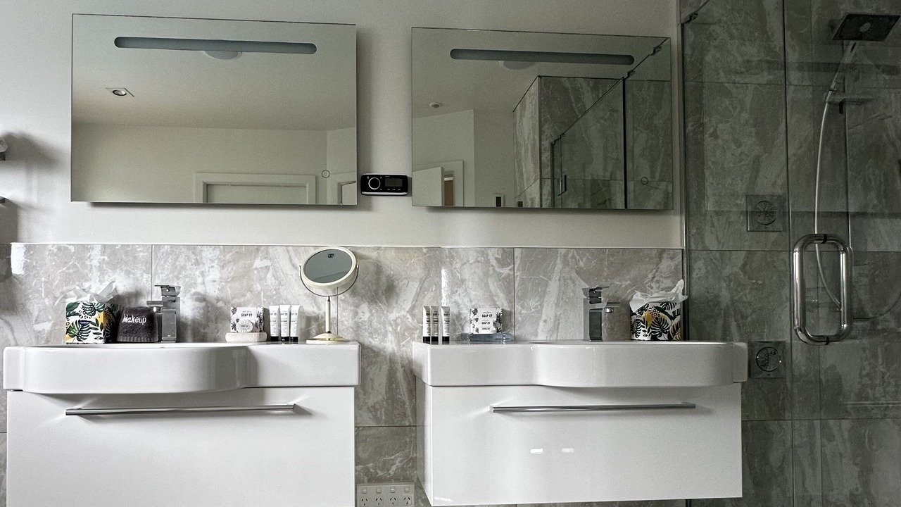 Photo of Bathroom in Stepneyville