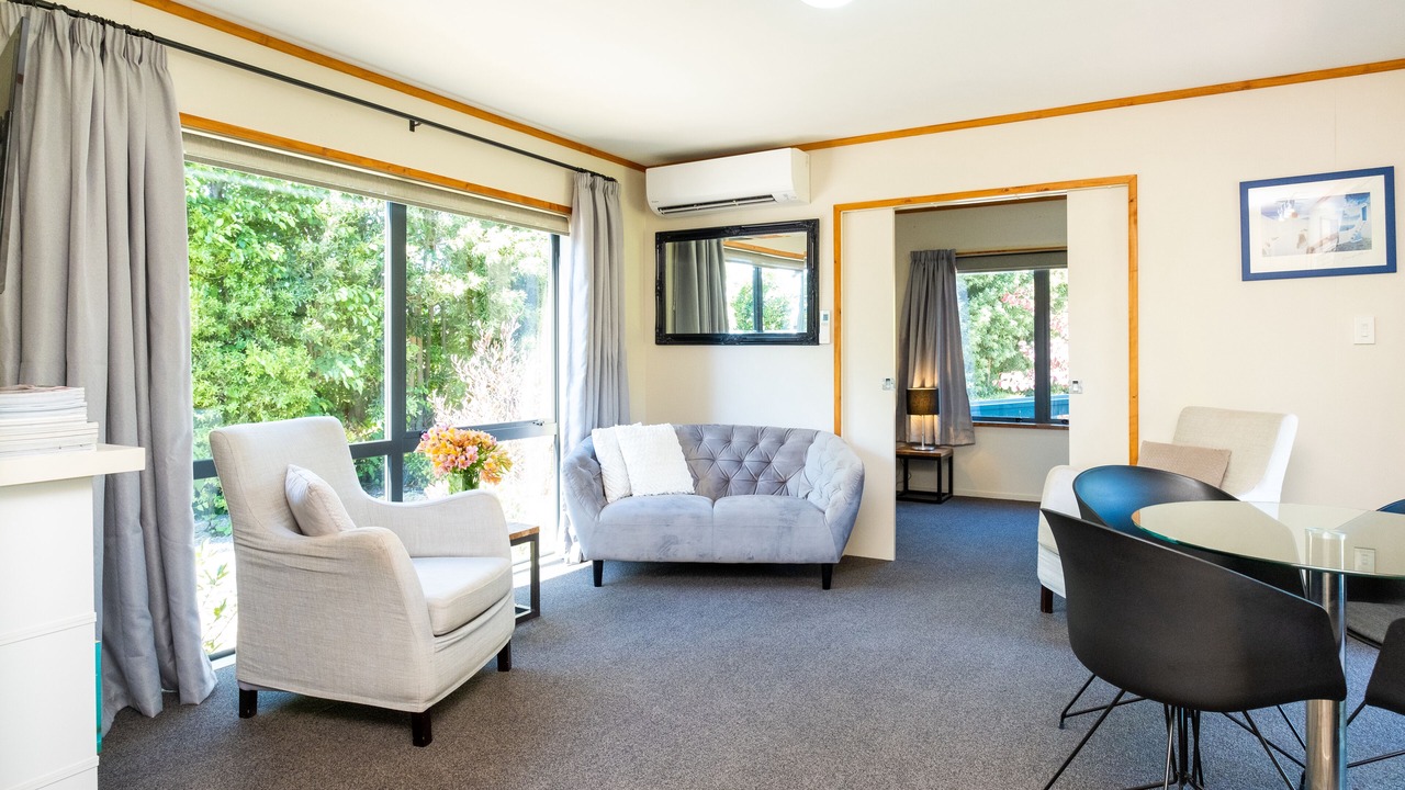 Photo of Livingroom in Clive