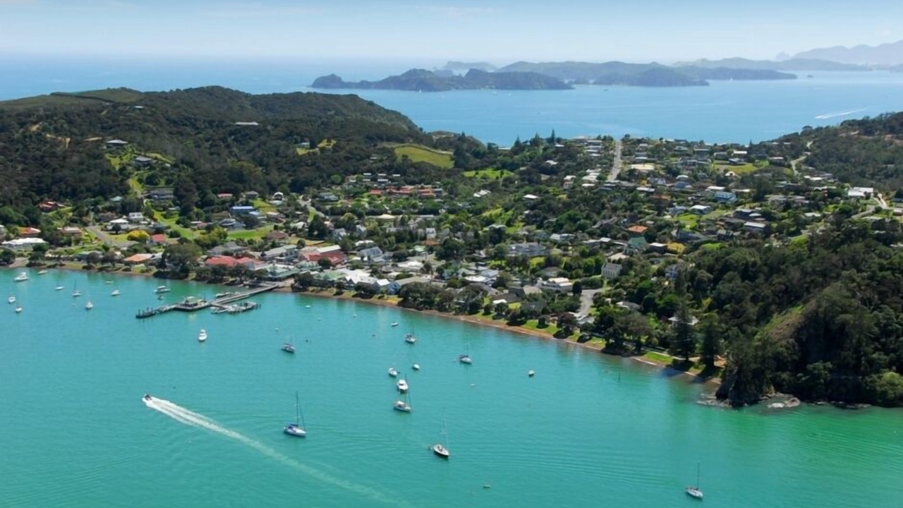 Photo of Others in Russell