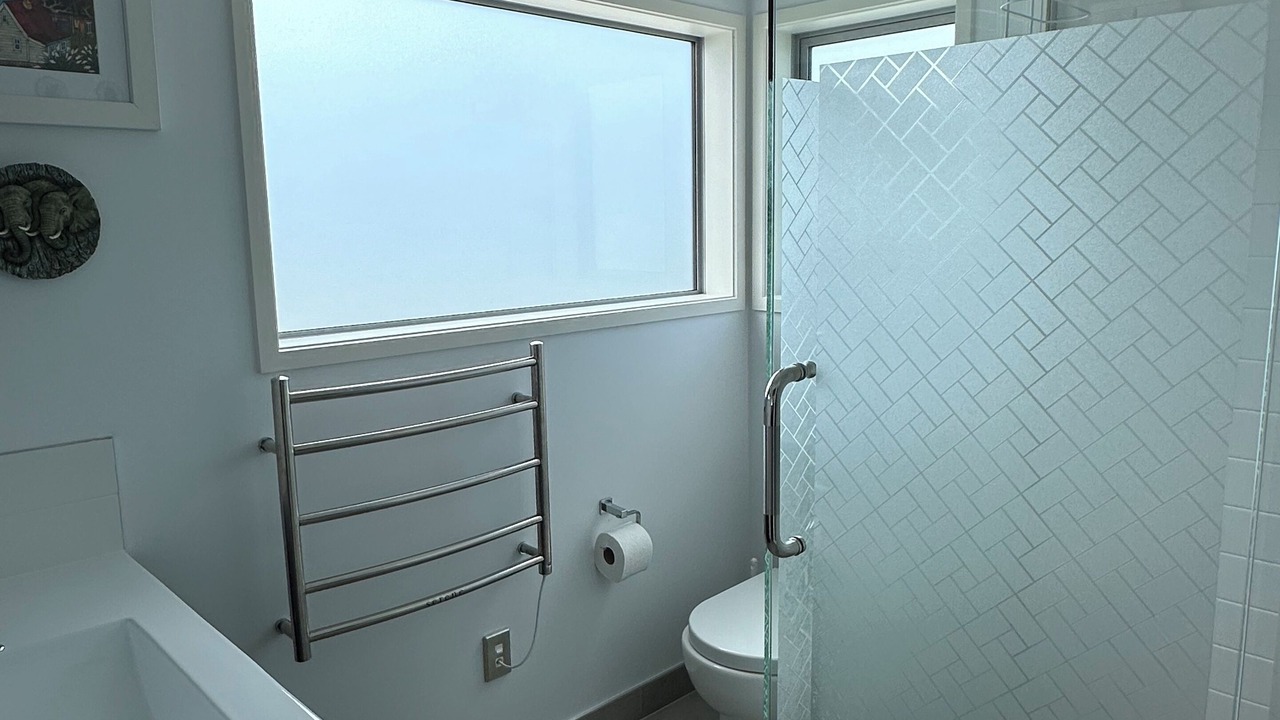 Photo of Bathroom in Tindalls Beach