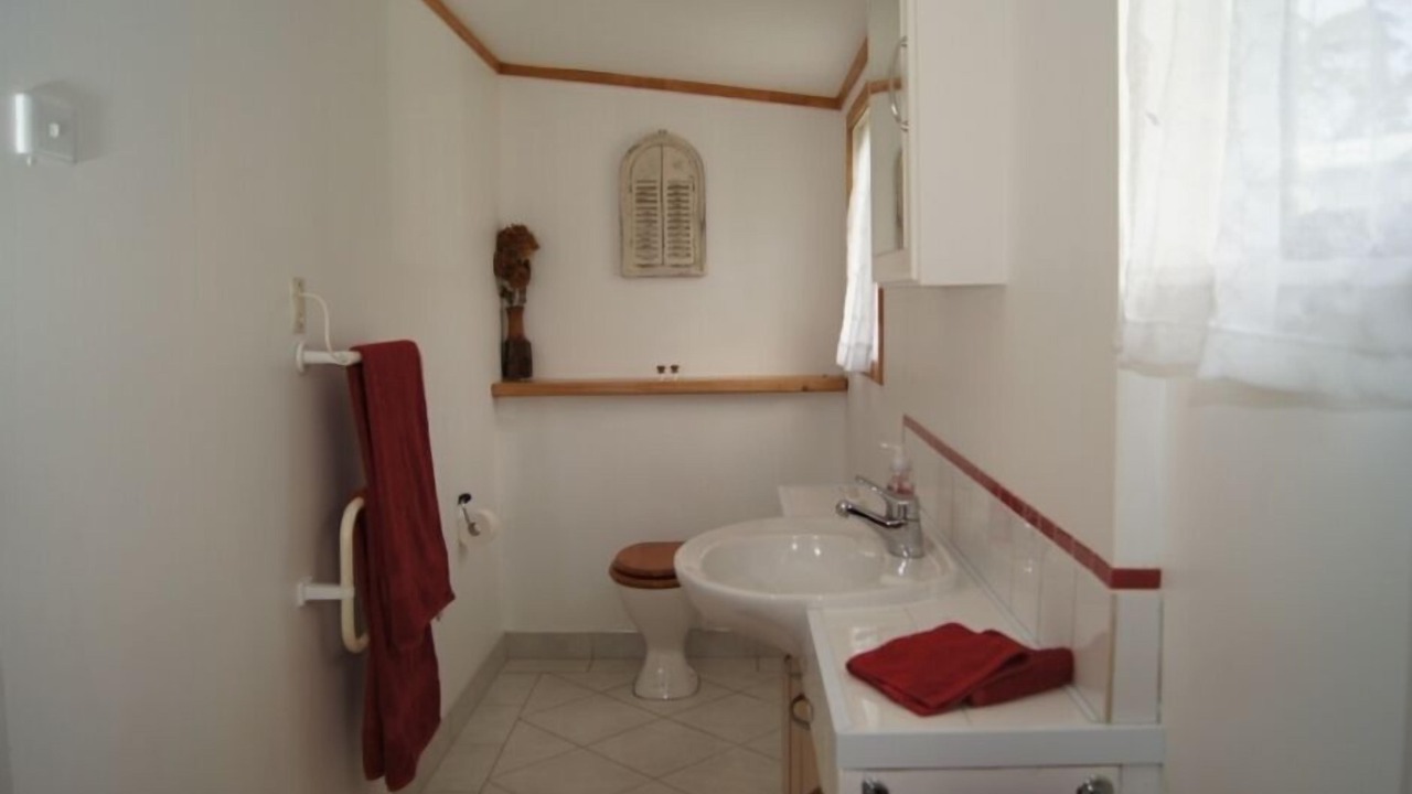 Photo of Bathroom in Houhora