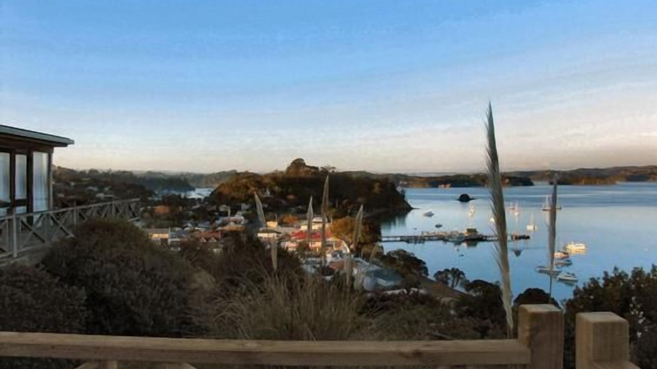 Photo of Others in Russell