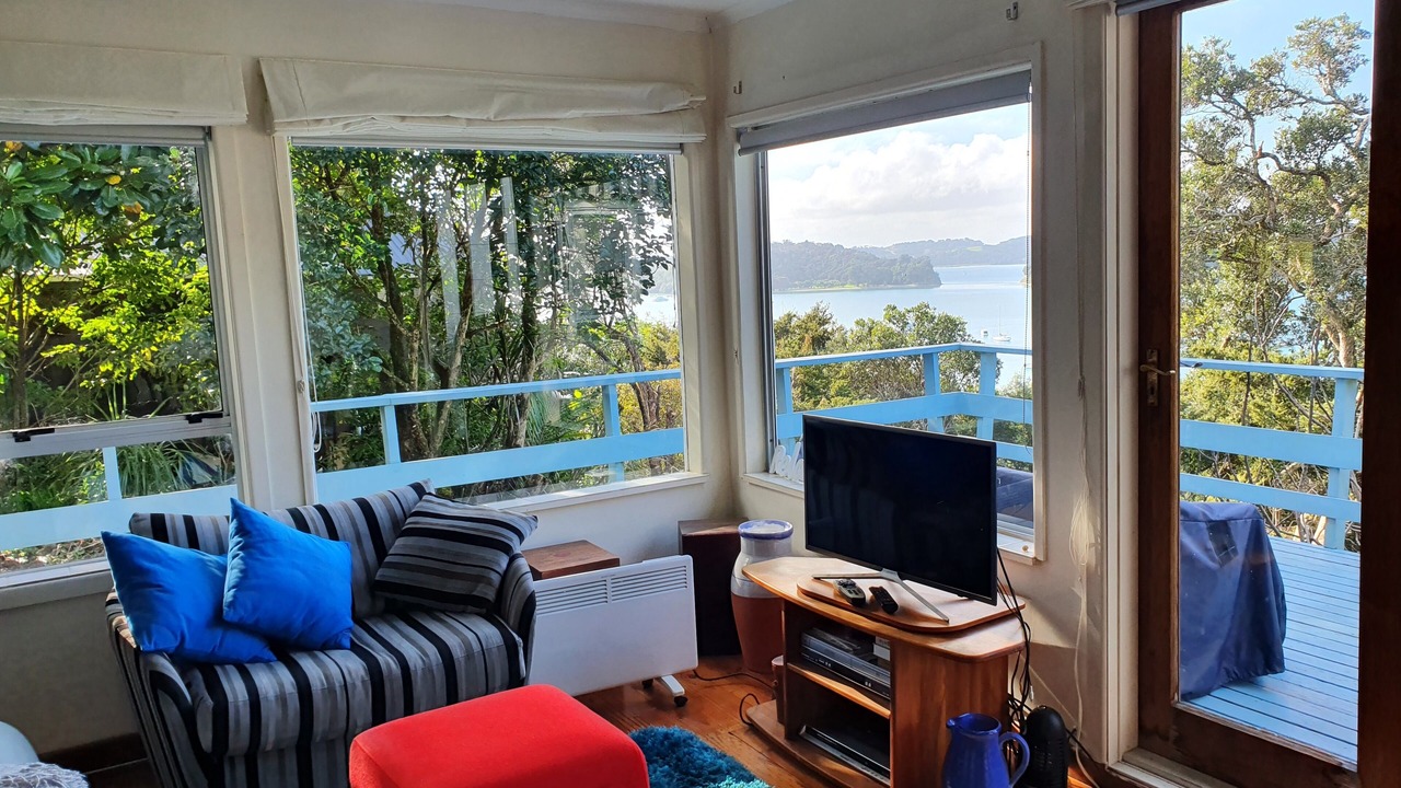 Photo of Livingroom in Mahurangi West