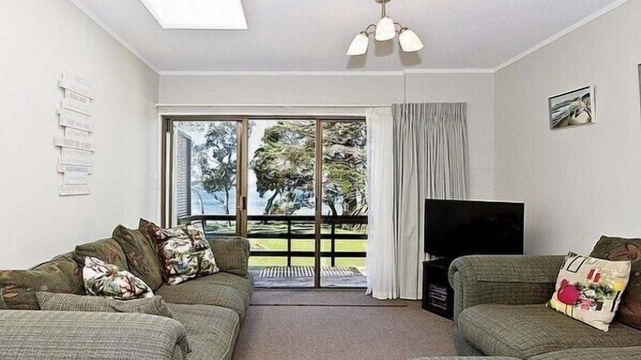 Photo of Livingroom in Snells Beach