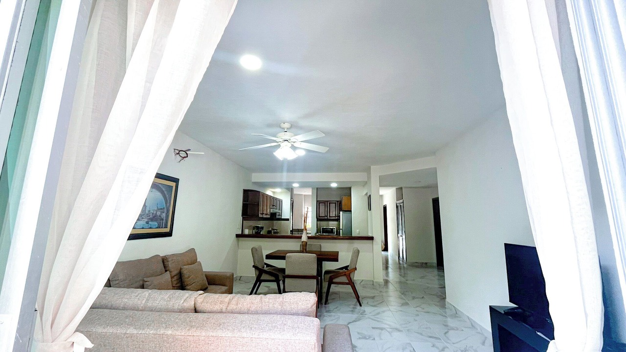Photo of Livingroom in South Shore Hotel Area