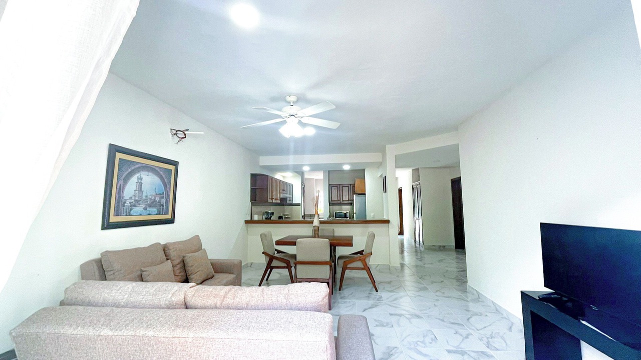 Photo of Livingroom in South Shore Hotel Area