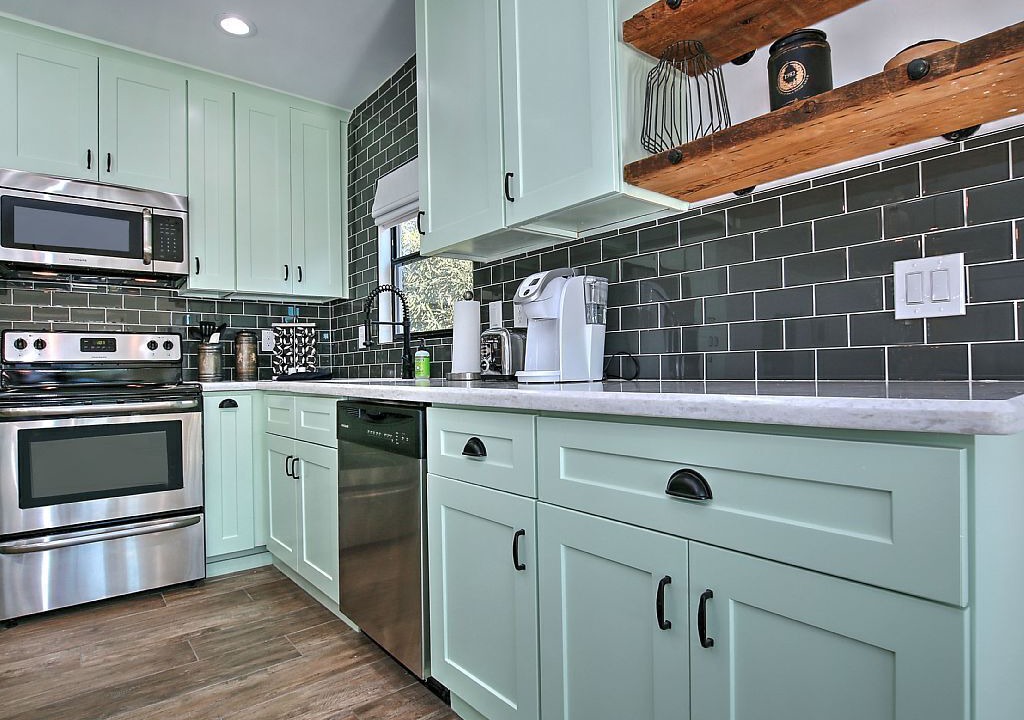 Photo of Kitchen in Pierson Place Historic District