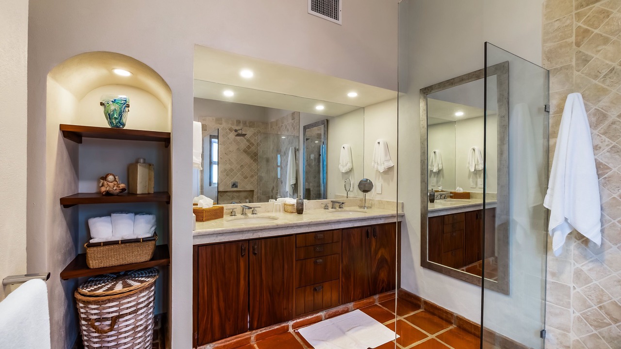 Photo of Bathroom in South Shore Hotel Area