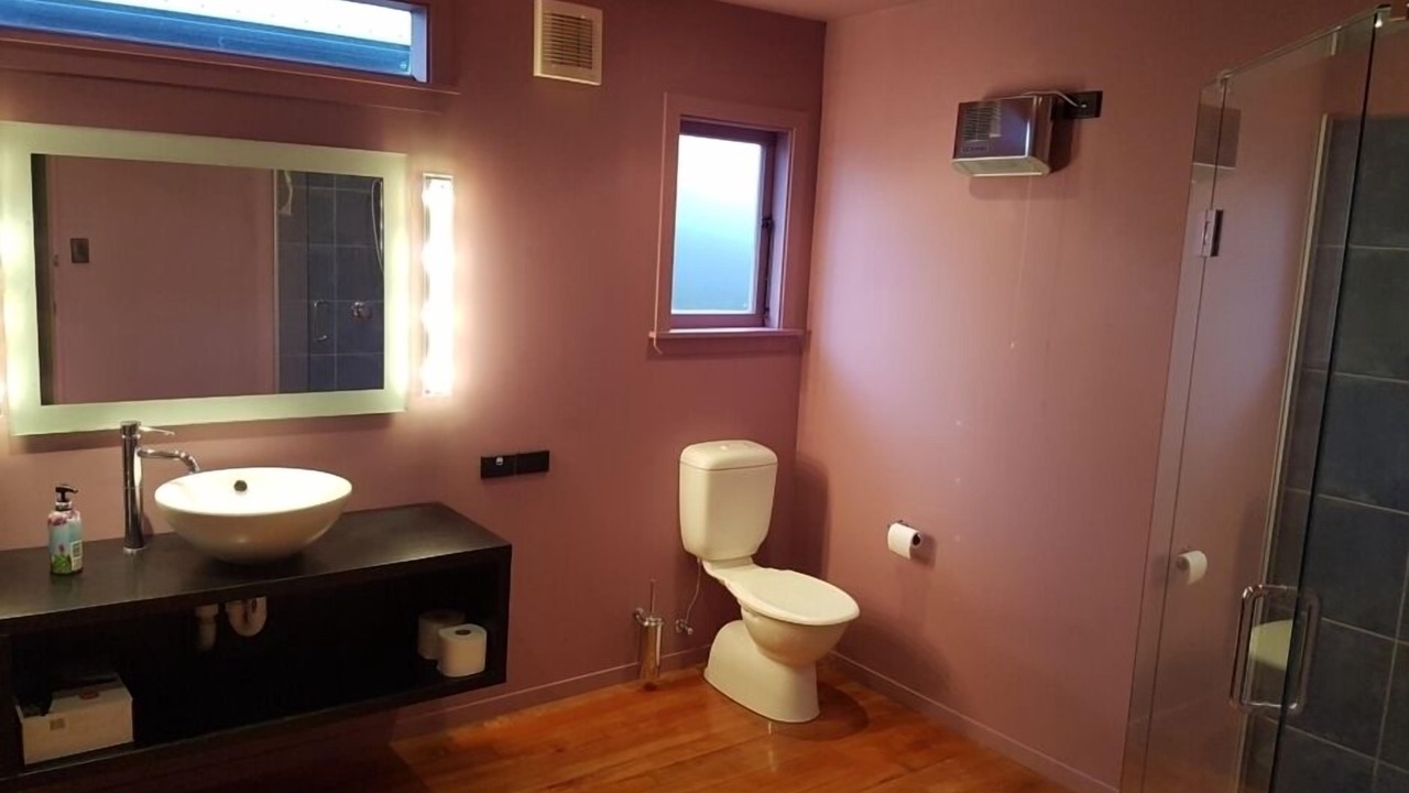 Photo of Bathroom in Waikuku Beach