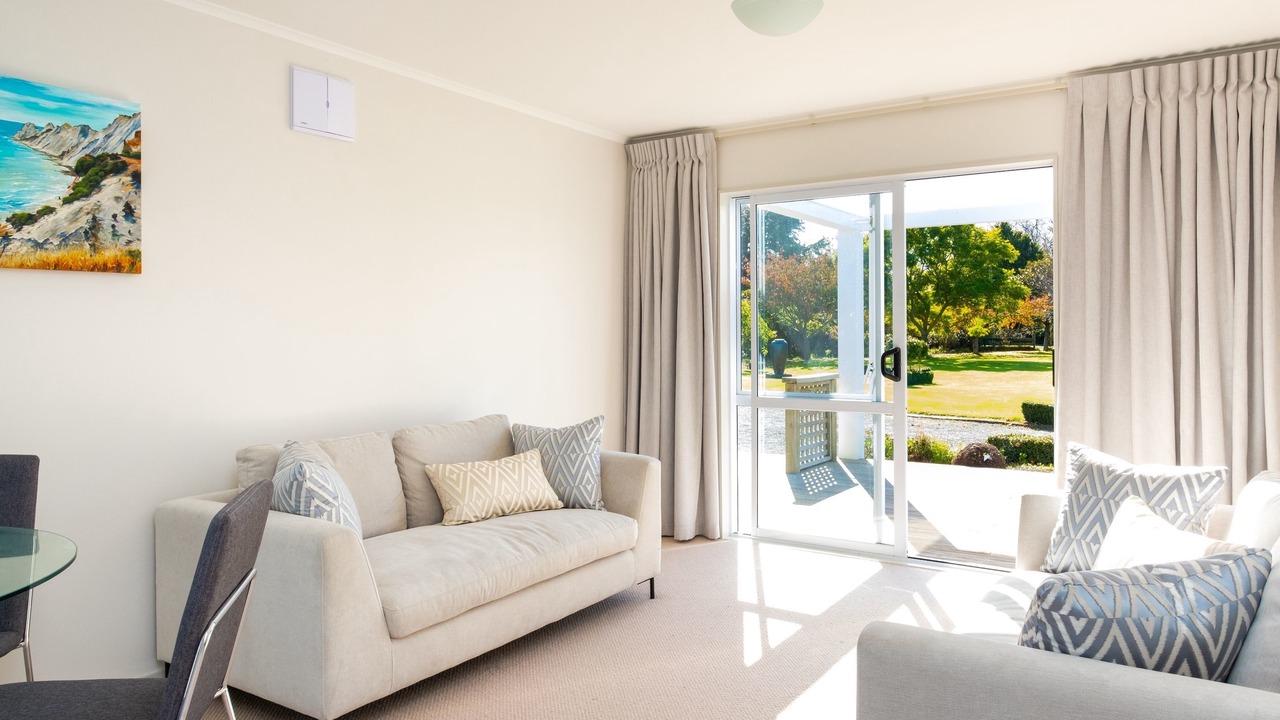 Photo of Livingroom in Clive