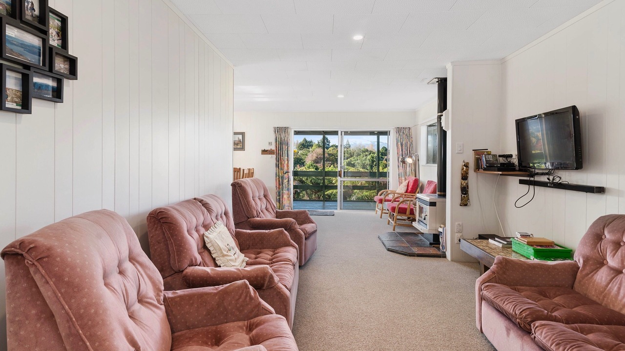 Photo of Livingroom in Lake Tarawera