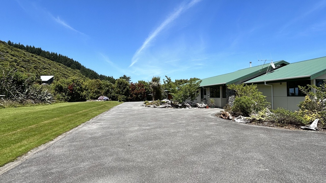 Photo of Outdoor in West Coast Region