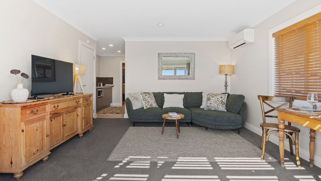 Photo of Livingroom in Whangaparaoa