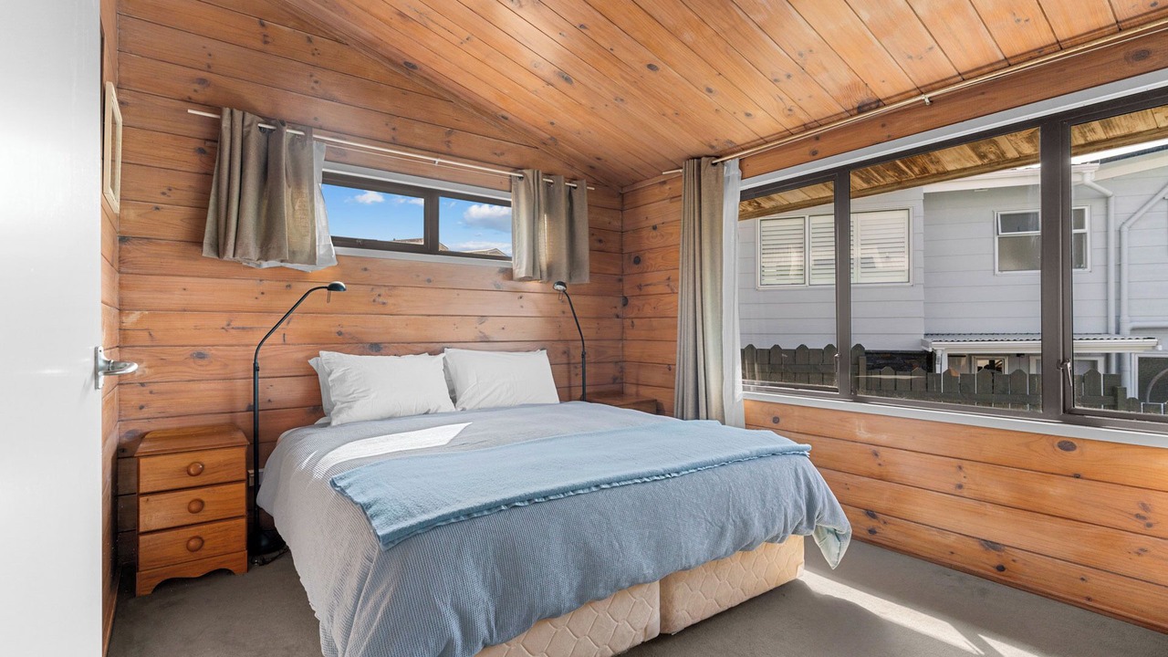 Photo of Bedroom in Snells Beach