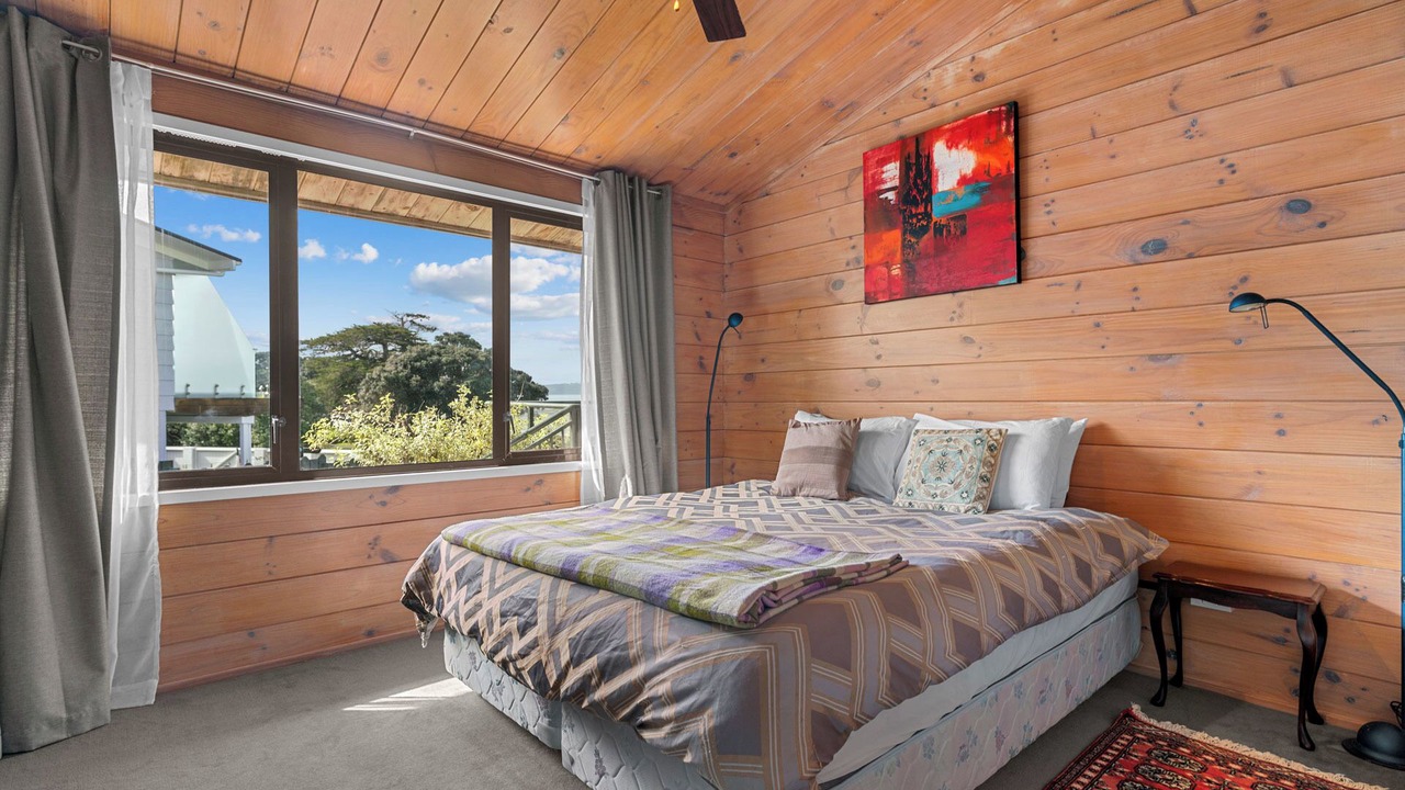 Photo of Bedroom in Snells Beach