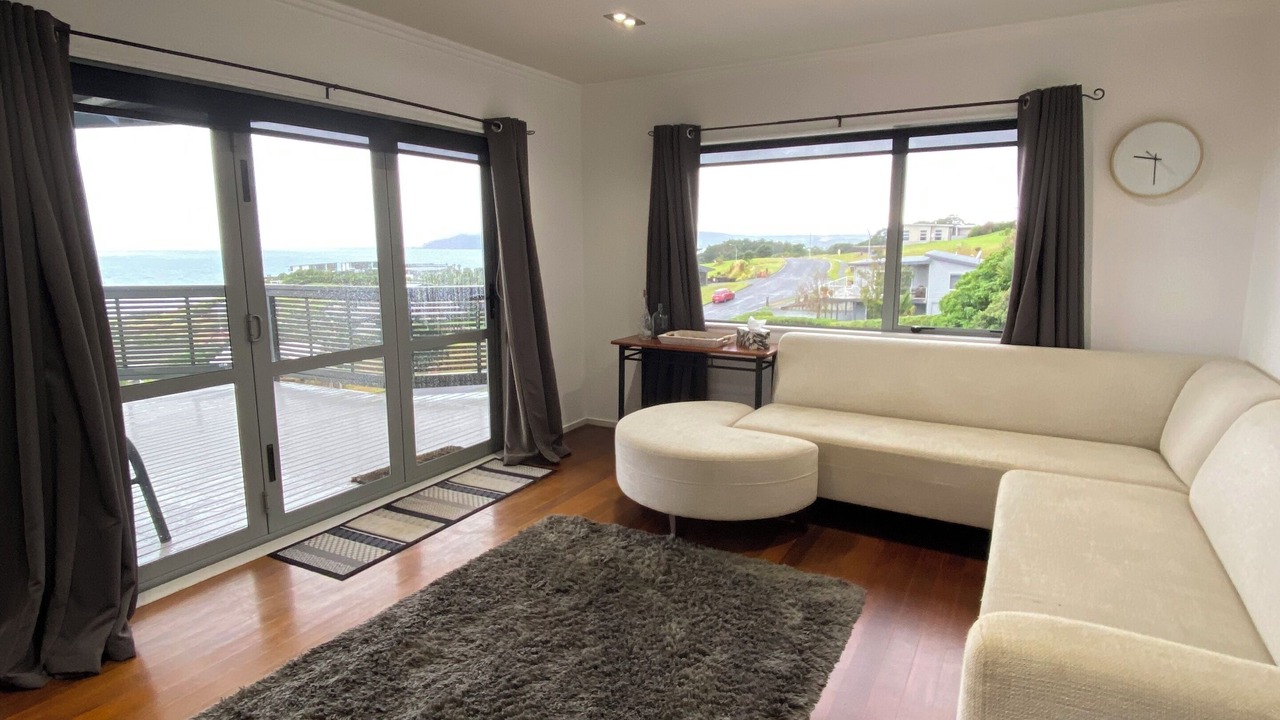 Photo of Livingroom in Cable Bay