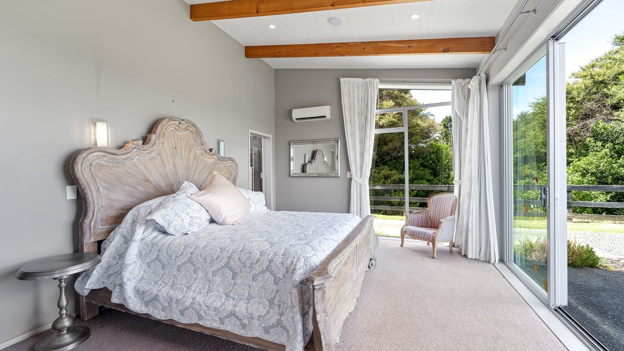 Photo of Bedroom in Tawharanui