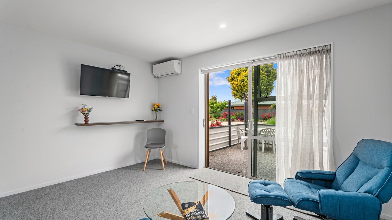Photo of Livingroom in Alexandra