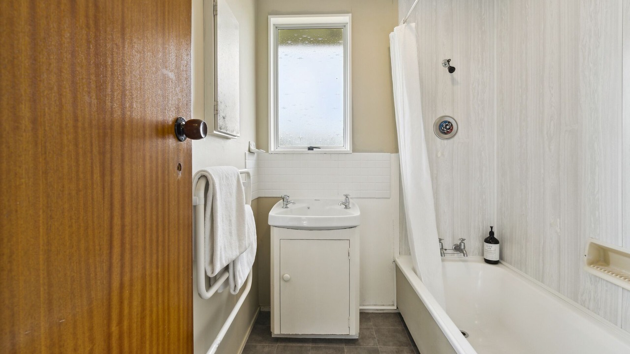 Photo of Bathroom in Carterton