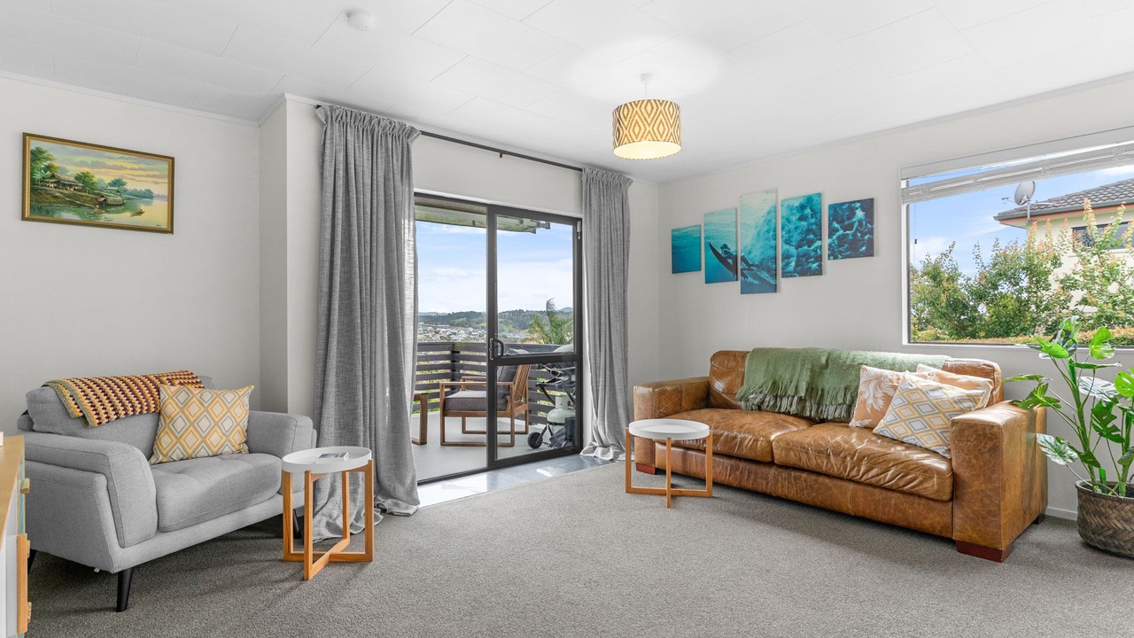 Photo of Livingroom in Snells Beach