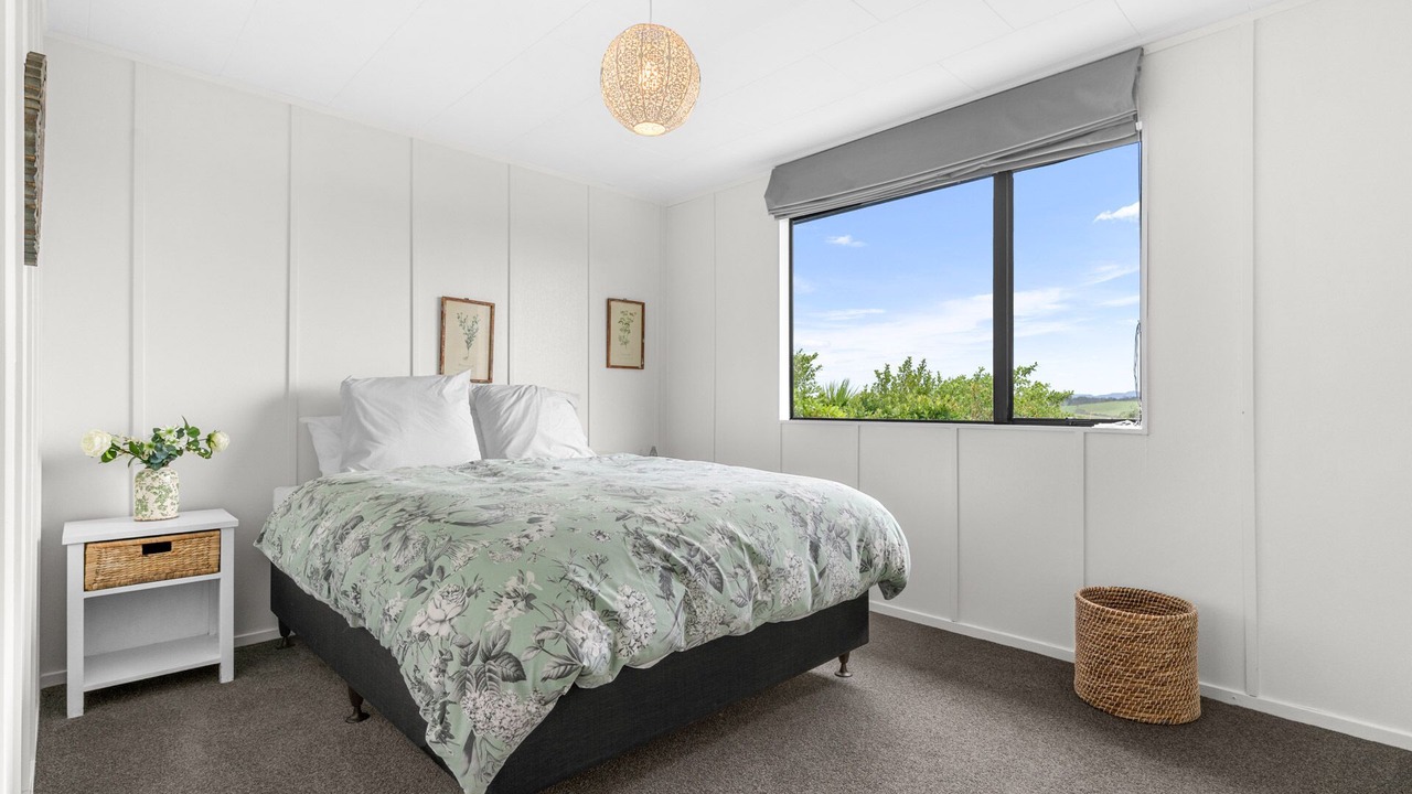 Photo of Bedroom in Snells Beach