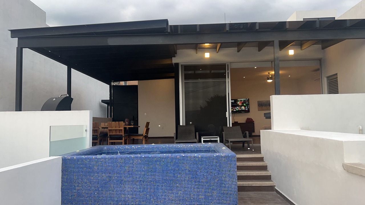 Photo of Outdoor in Burgos Bugambilias