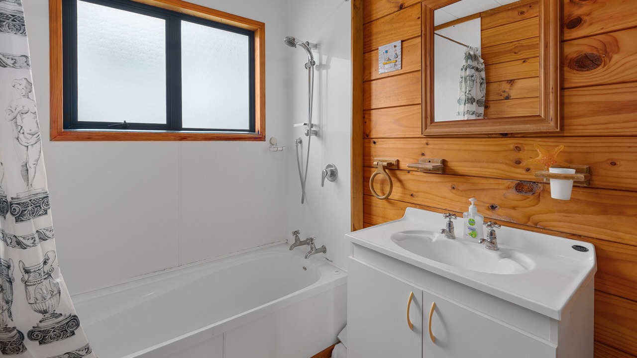Photo of Bathroom in Langs Beach