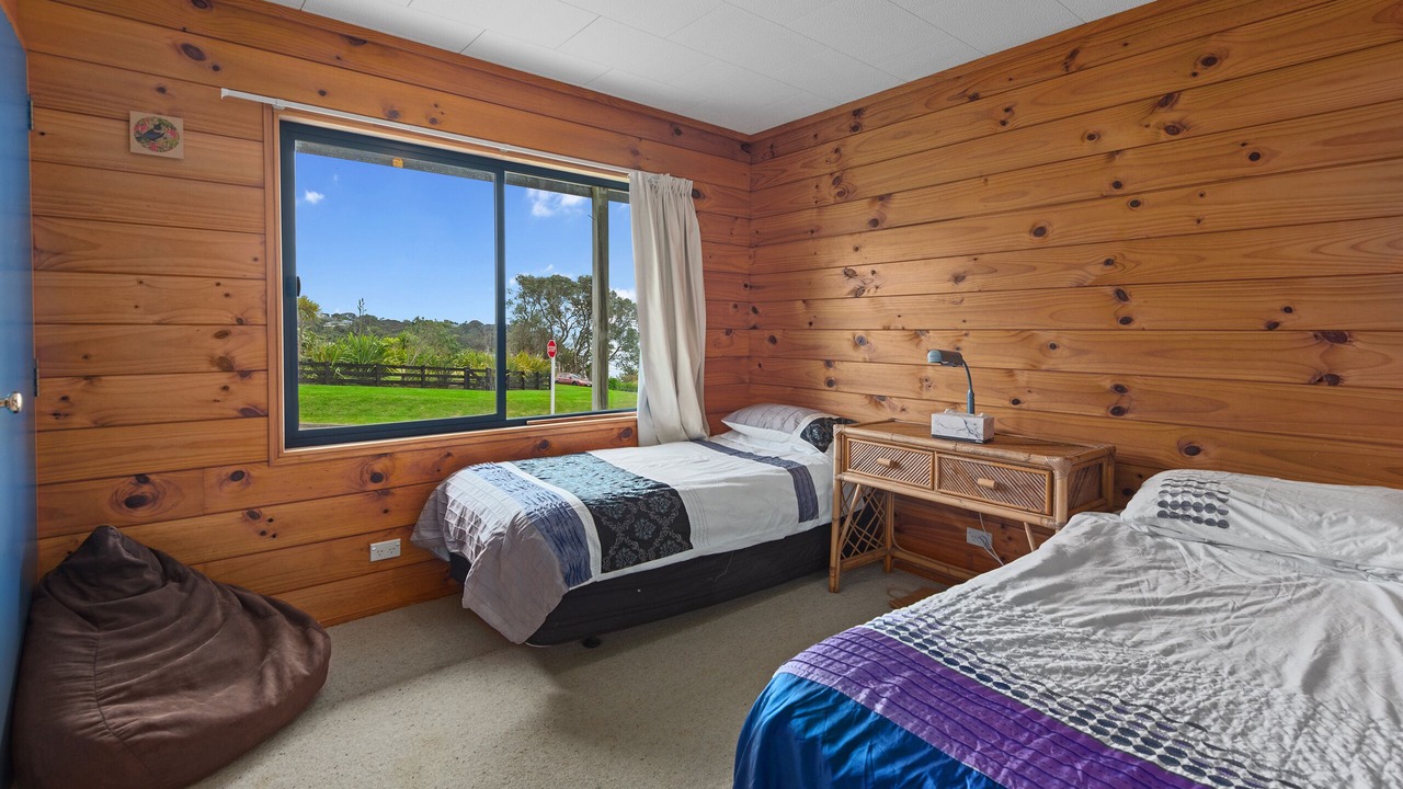 Photo of Bedroom in Langs Beach