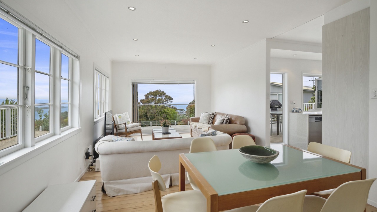 Photo of Livingroom in Leigh