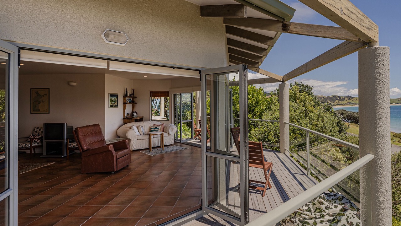 Photo of Patio Balcony in Opito Bay